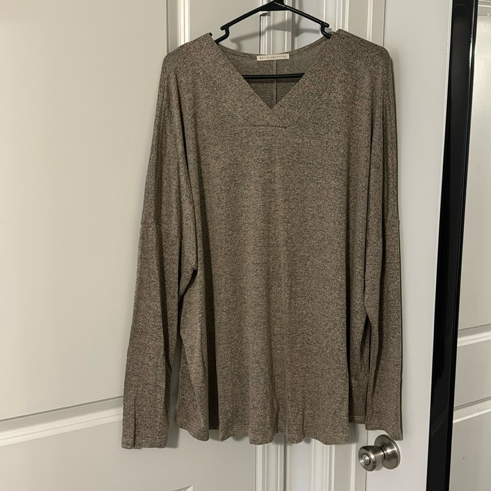 Active USA sweater